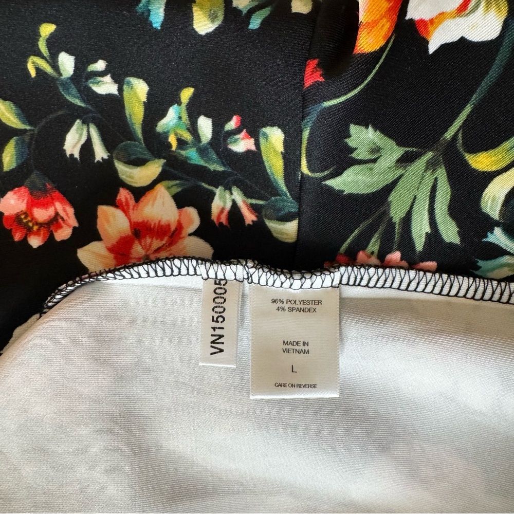 NY&Co New York & Company Dress Large Black Floral Bell Sleeve Shift Sheath EUC - Picture 6 of 6